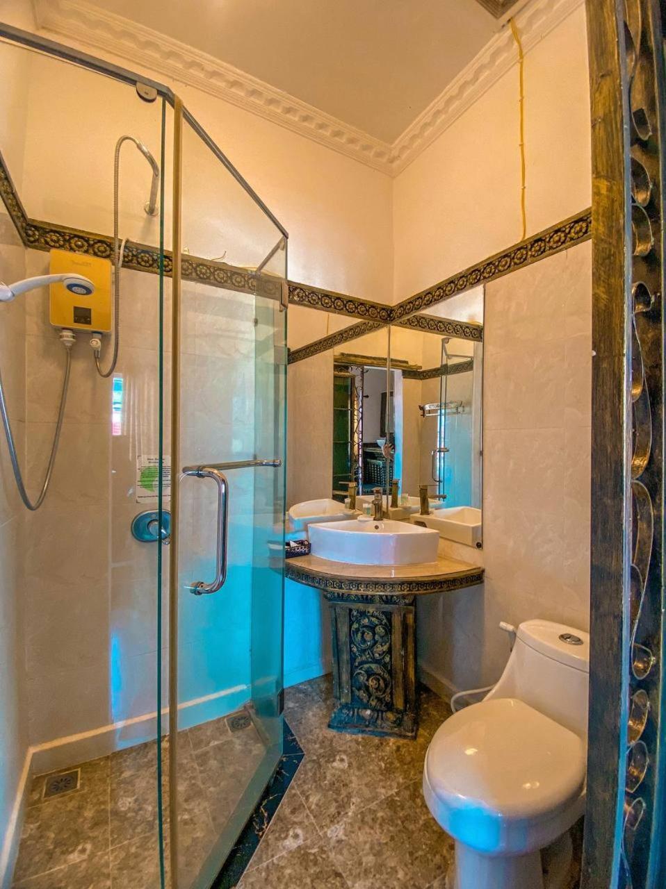 Le Casablanca Hotel Phnom Penh Dış mekan fotoğraf