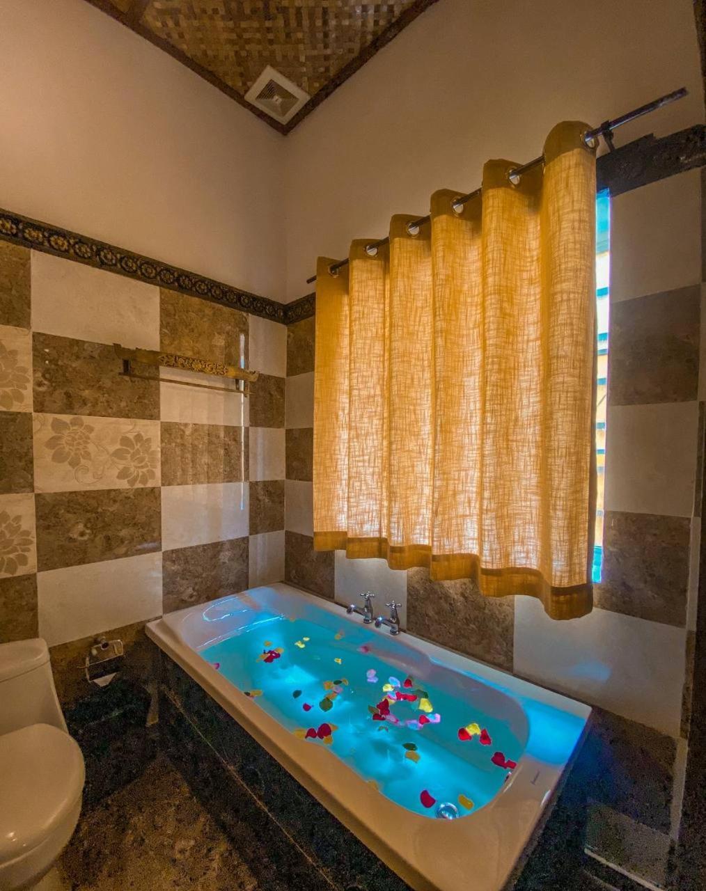 Le Casablanca Hotel Phnom Penh Dış mekan fotoğraf